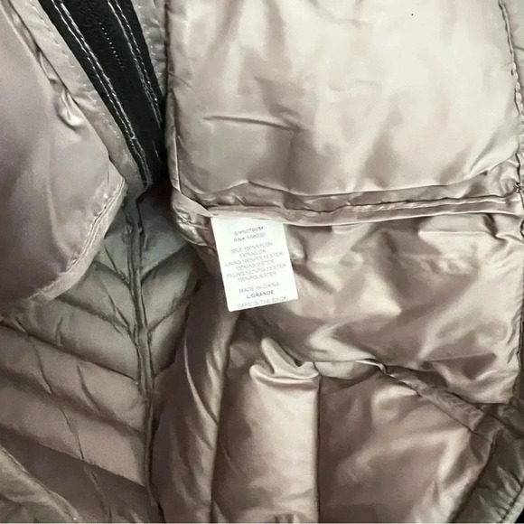 Packable Puffer Vest  Taupe/Mocha Front Zip Closure Side Pockets Quilted - Picture 7 of 8